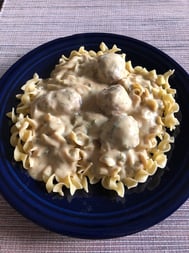 meatballs noodles plated