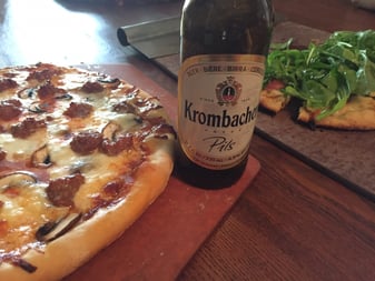 pizzas with beer