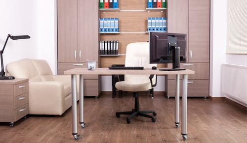 L'achat d'une chaise et d'un bureau ergonomiques