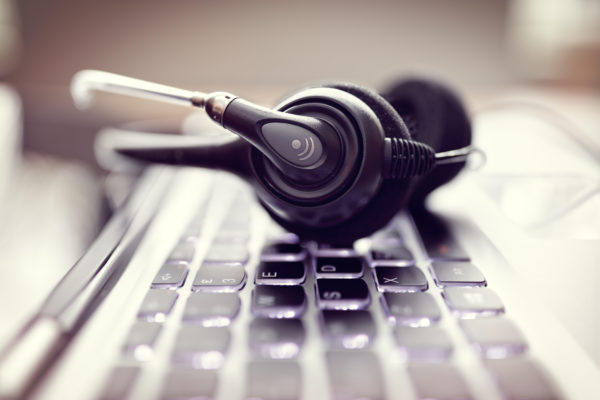 How to Choose Between a Premium and Commodity Answering Service