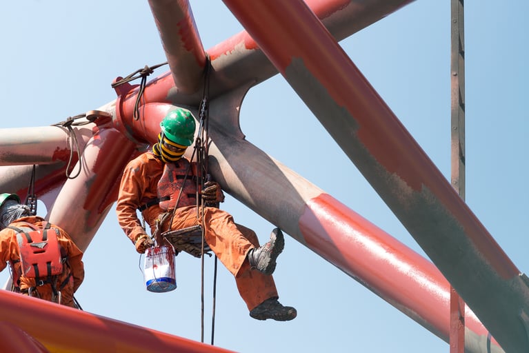 3 Ways to Protect Your Oil and Gas Employees from Falls