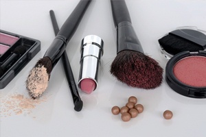 300x200px_Blog-HowMakeupIsMade
