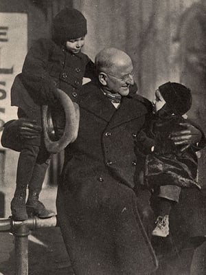 1920s_Edgar-Helms-with-kids-400