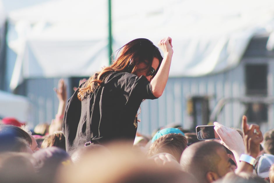 5 Easy Ways To Prevent UTIs While You're Slaying At Summer Music Festivals | D-mannose for UTI prevention