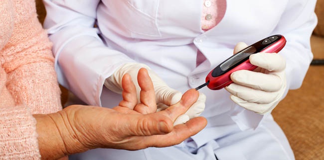 Seniors_Diabetic_Testing-LR.jpg