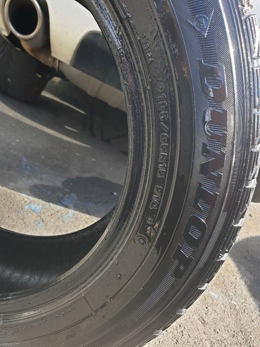 DUNLOP TYRE 1
