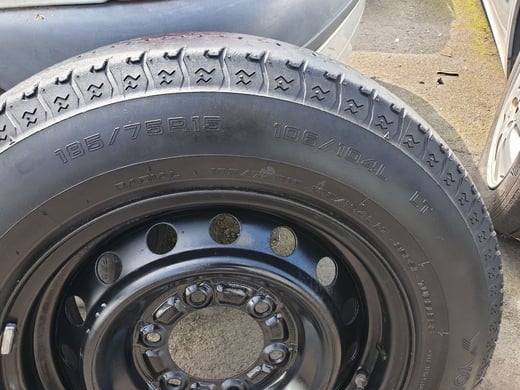 Yokohama Tyre Rim 185 75R15 1