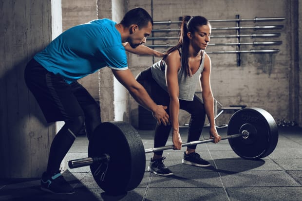 personal trainer versus online personal trainer