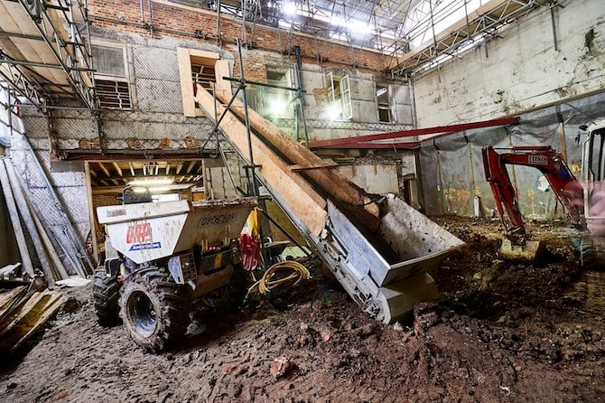 Conveyor belts operating on challenging terrain