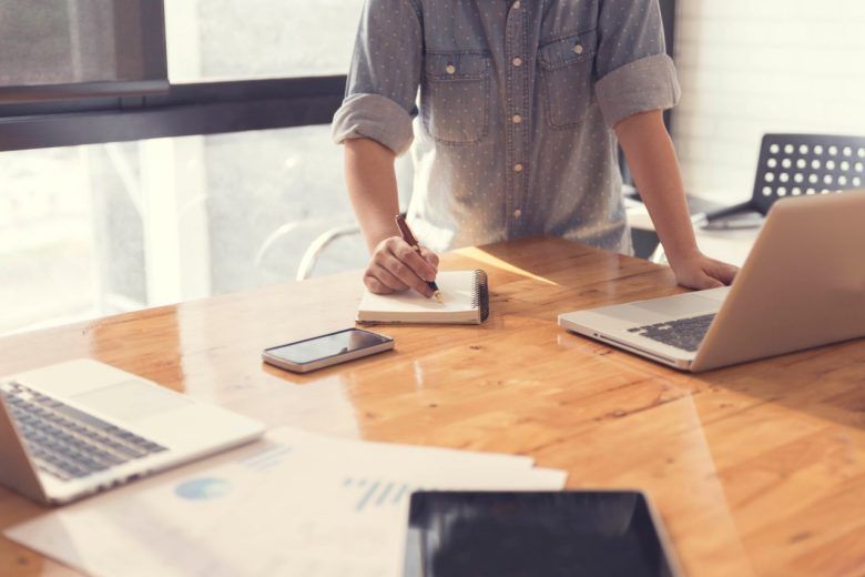 Evita el estrés mientras estudias y trabajas