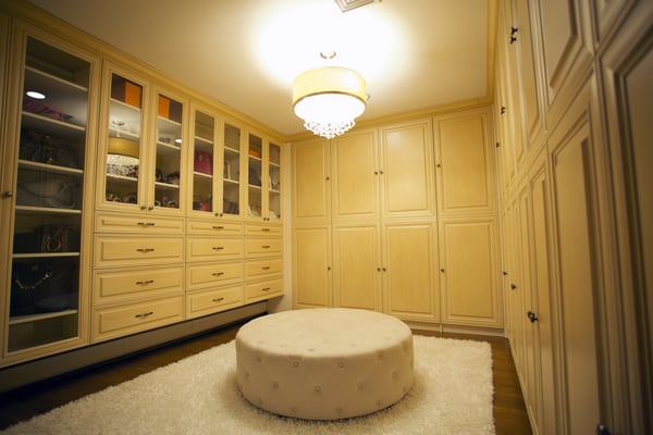 Antique White Walk in Closet with Hand Rubbed/Pencil Lined Fronts, Mullion Doors