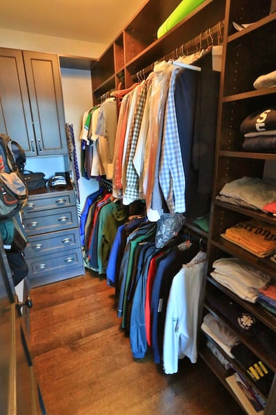 Chocolate Pear Walk In with Shaker Style Fronts, Hutch Section, Double Hang, Adjustable Shelving