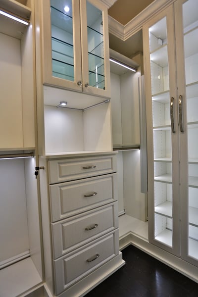 Latitude North Walk in Closet with Square Style Hutch, LED Closet Lighting, Mullion Doors, Glass Shelves Decorative base and Crown Moulding