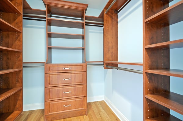 Summer Flame Walk In with Decorative Crown Moulding, Satin Nickel Hardware, Adjustable Shelving, and Double Hang