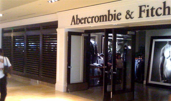 abercrombie store marketing technique