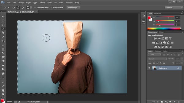 Quick selection to remove background from photo in Photoshop