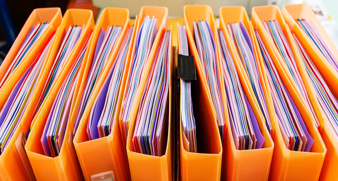Har din virksomhed sikkerhedsdatablade i ringbind kan du med fordel skifte til en online database i stedet