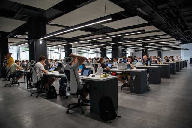 8 solutions to open-plan office issues