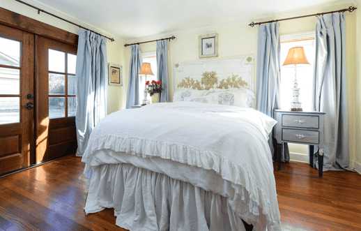 House Tour: Old-World Style in a Tudor Cottage 