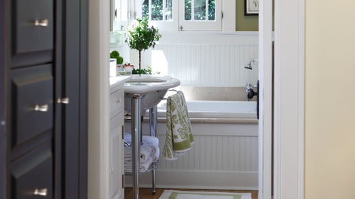 A Bright Makeover for a Historical Bathroom