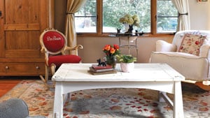 An Art Teacher Couple Infuses Color and Passion into this Retro Remodel