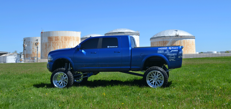 A COLLEGE STUDENT BUILDS AN 800-HP ‘17 RAM SHOW-STOPPER