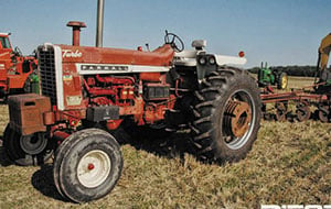 1966 International Harvester Farmall 1206