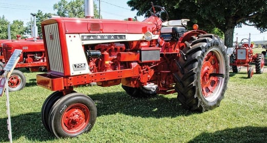 Vintage Tractors: Early vs Late Farmall 706