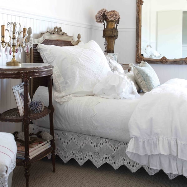 Vintage-Bedroom-e1501252971306