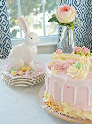 easter-table-cake-484x650