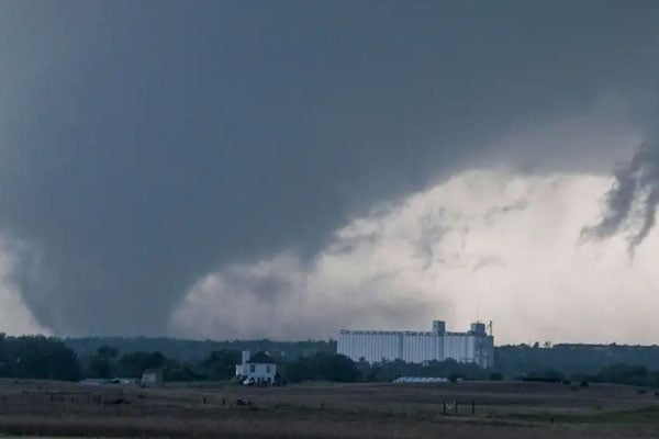 7 Things You Should Never Forget When Tornadoes Strike