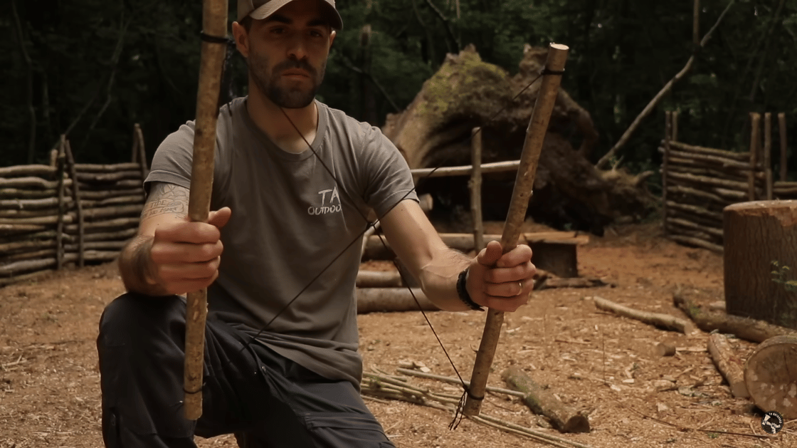 VIDEO: 10+ Bushcraft Skills & Survival Hacks