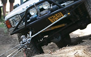 Vehicle-recovery-using-Superwinch-shackles-recovery-ring-3