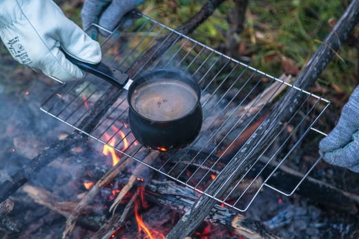 5 Hot Drinks to Make by the Campfire This Fall