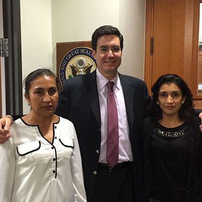 Vuk-with-Raquel-and-Lucila-Suarez-1_79d83533d15875b869ec6d74234994ec