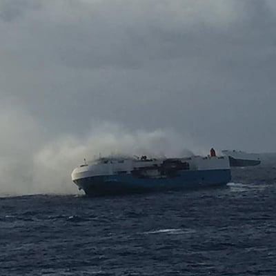 car-carrier-sincerity-on-fire-in-pacific
