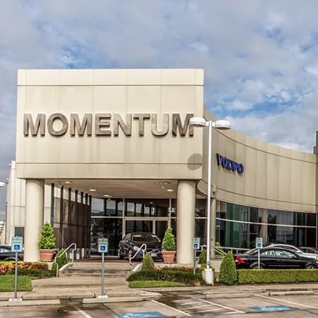 momentum-dealership-wreck-injury