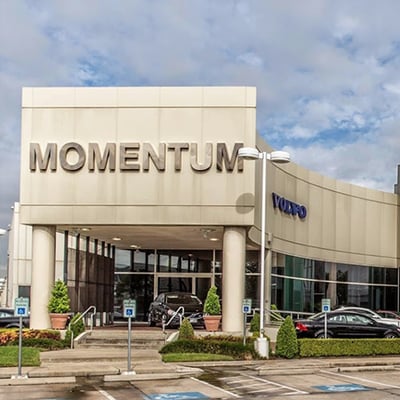 momentum-dealership-wreck-injury