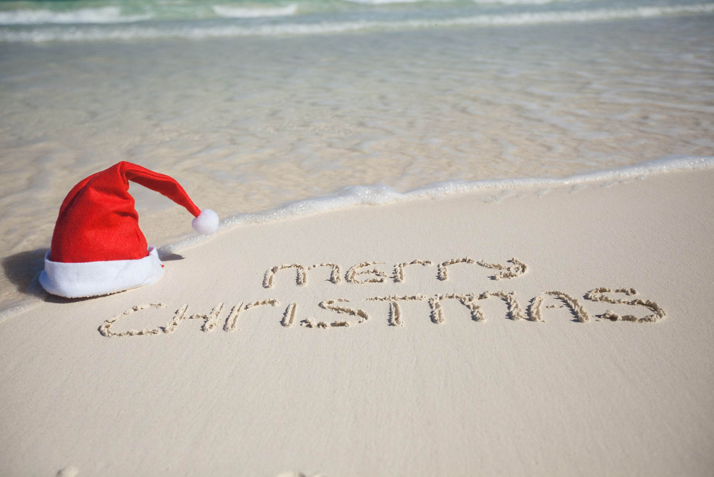 santa-hat-in-surf