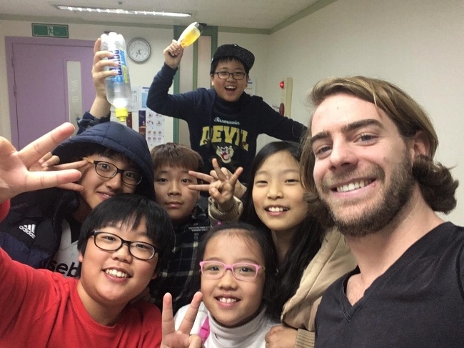 9 Reasons Why You Should Teach English Abroad After College