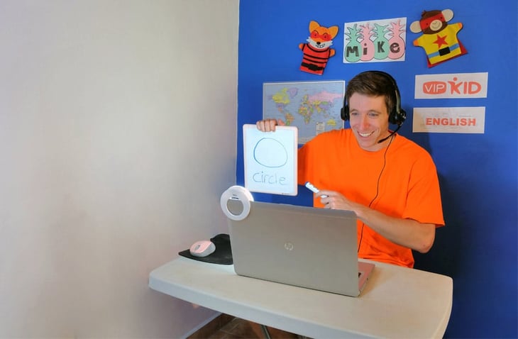 4 Reasons You Need ITA's Teaching English Online Specialty Class!