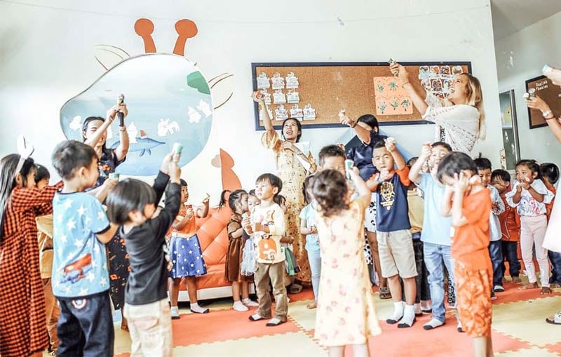 Where Will Schools Hire Me In Advance To Teach English Abroad?