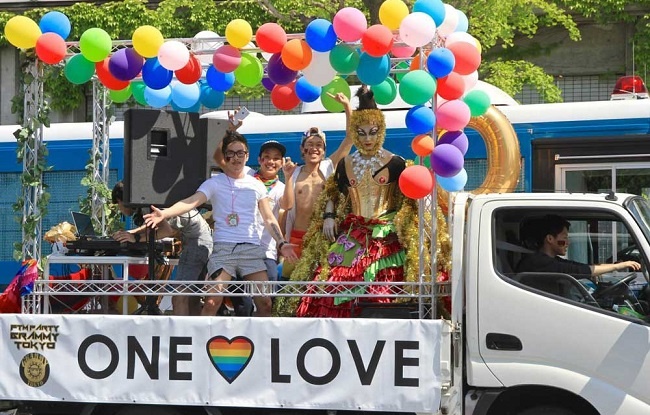 Why I Decided Not to Come out in Japan