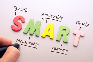 人事評価の目標設定に使える「SMARTの原則」とは？目標設定の例も紹介