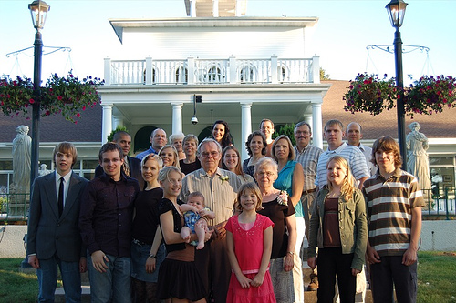 Why You Should Digitize Photos for Your Upcoming Family Reunion