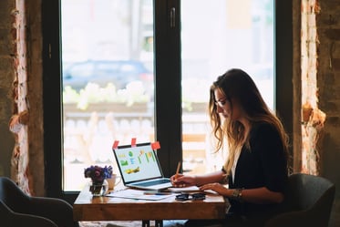 リモートワーク、テレワーク、在宅勤務、それぞれの違いとメリット・デメリット