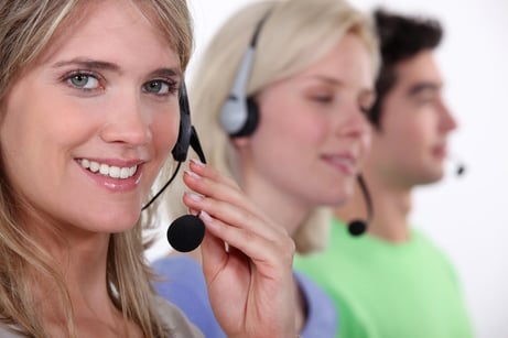 コンタクトセンターにおけるアウトバウンドコールとインバウンドコールの違いとは？