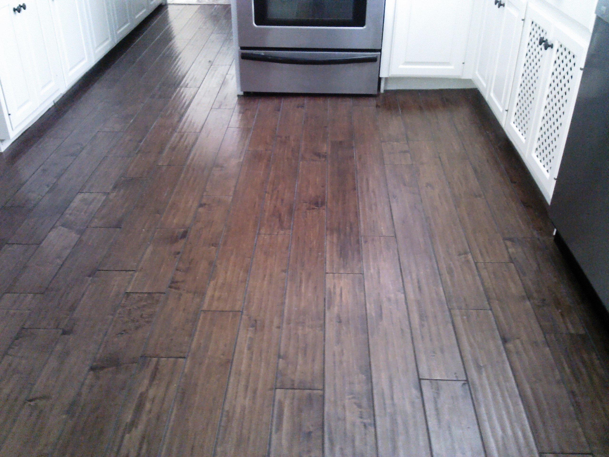 Laminate Wood Flooring In Kitchen, Hardwood Floor Vs Ceramic Tile In Kitchen