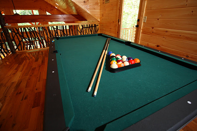 cabins with pooltables
