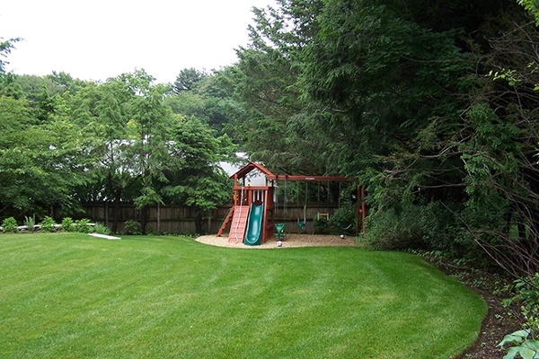 6-Outdoor-Playspace